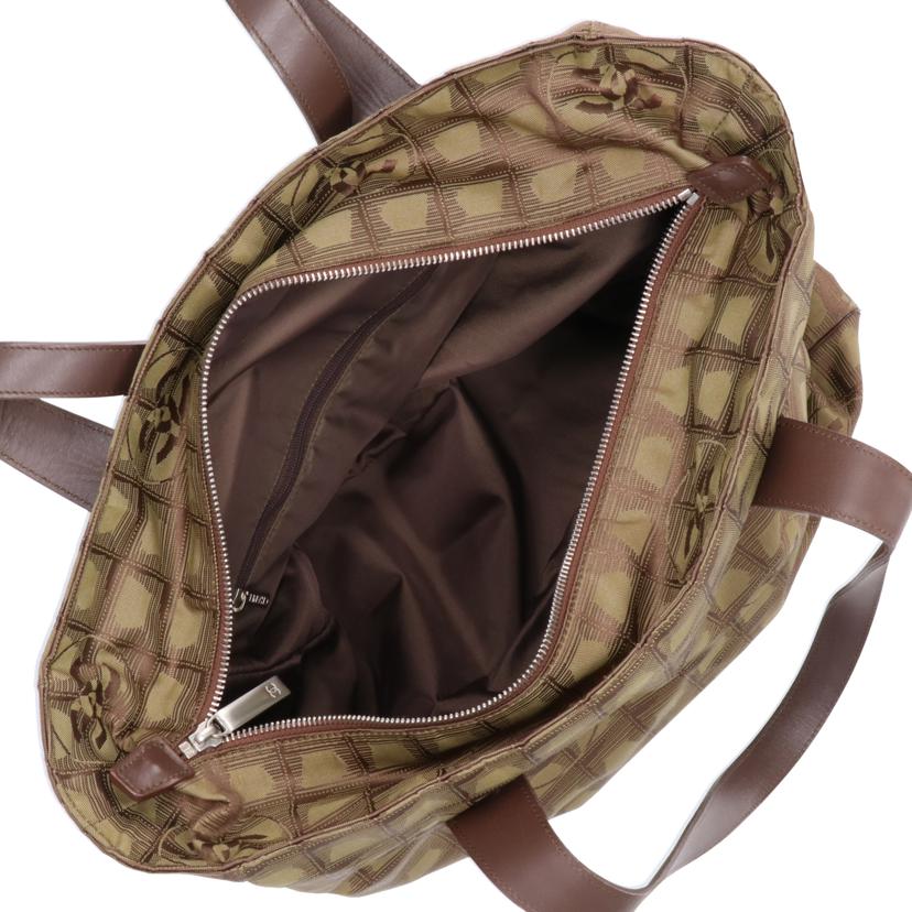 CHANEL シャネル CHANEL ニュートラベルライントートGM カーキ レディース/ニュートラベルライントートGM/カーキ/A15825//706****/ABランク/37