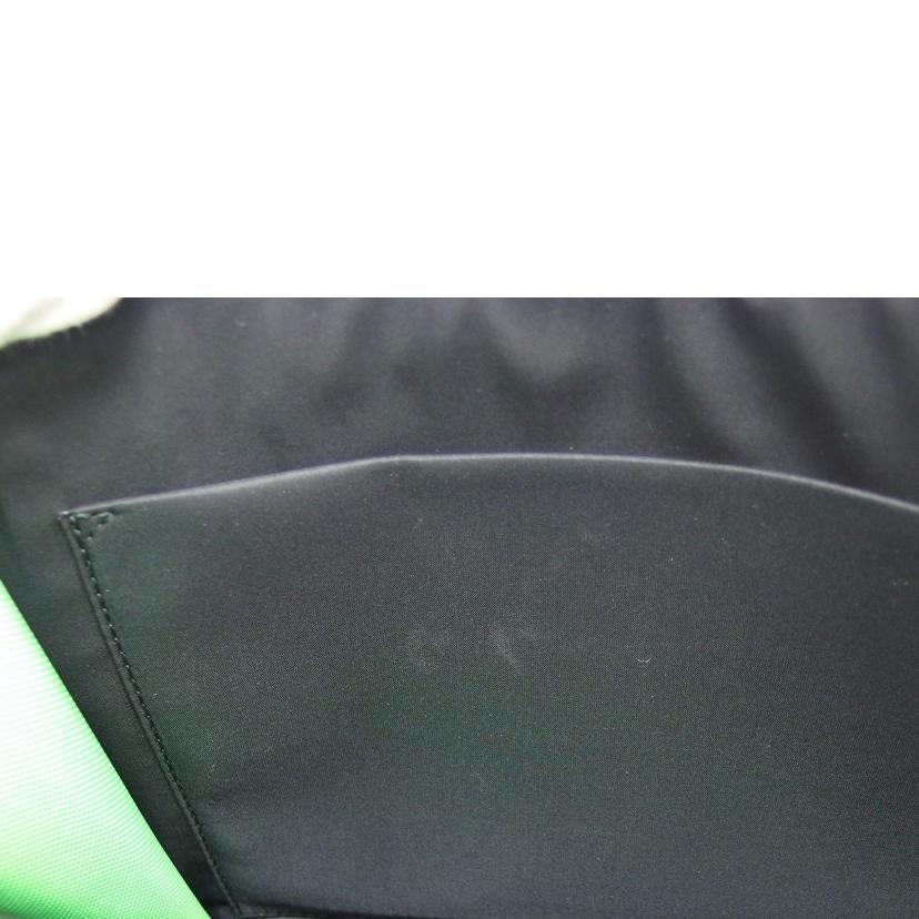 BALENCIAGA バレンシアガ/ナイロンクラッチバッグ/ネオグリーン/554219//3804・X・568024/ABランク/04