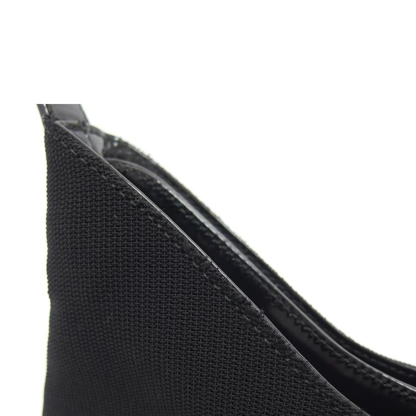 GUCCI グッチ/ナイロンワンショルダーバッグ/ブラック/001・3778//1705/ABランク/04