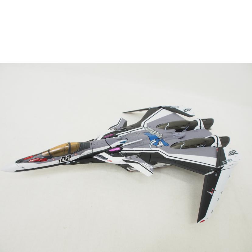 BANDAI バンダイ/DX超合金 劇場版 VF-31F ジークフリード (メッサー・イーレフェルト/ハヤテ・インメルマン搭乗機)/マクロスΔ 激情のワルキューレ//Cランク/78