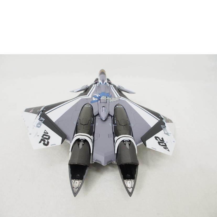 BANDAI バンダイ/DX超合金 劇場版 VF-31F ジークフリード (メッサー・イーレフェルト/ハヤテ・インメルマン搭乗機)/マクロスΔ 激情のワルキューレ//Cランク/78