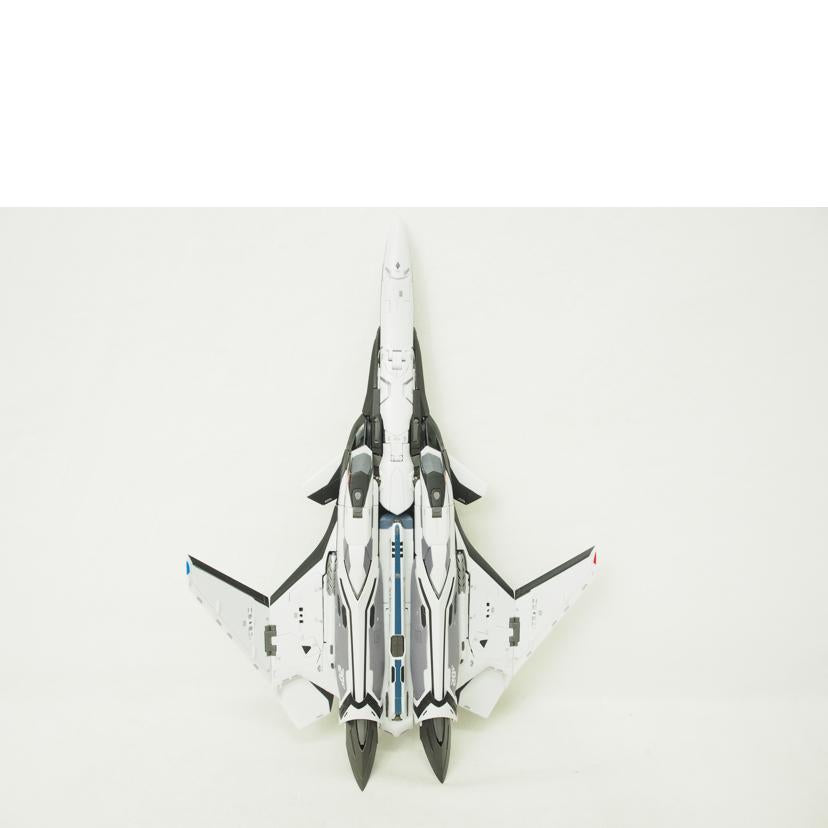 BANDAI バンダイ/DX超合金 劇場版 VF-31F ジークフリード (メッサー・イーレフェルト/ハヤテ・インメルマン搭乗機)/マクロスΔ 激情のワルキューレ//Cランク/78