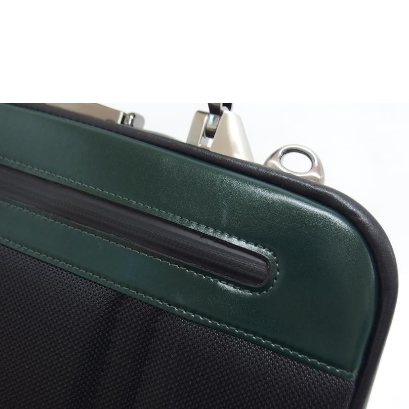 ARTPHRE アートフィアー デイパック レザーバッグ ビジネスバッグ/ニューダレス/タッチ2/3WAYダレスバッグ/グリーン/DS4-TO2-37//Aランク/04