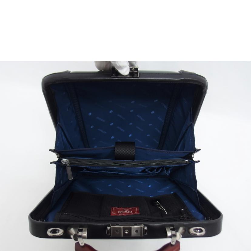 ARTPHRE アートフィアー デイパック レザーバッグ ビジネスバッグ/ニューダレス/タッチ2/3WAYダレスバッグ/グリーン/DS4-TO2-37//Aランク/04