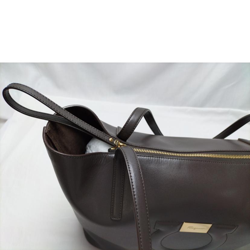 Salvatore Ferragamo サルバトーレ フェラガモ/ガンチーニ レザートート ポーチ付/AB-21 H019//ABランク/52