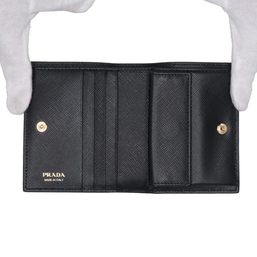 PRADA プラダ/二つ折り財布 サフィアーノ リップスティック柄 /ブラック//ABランク/01