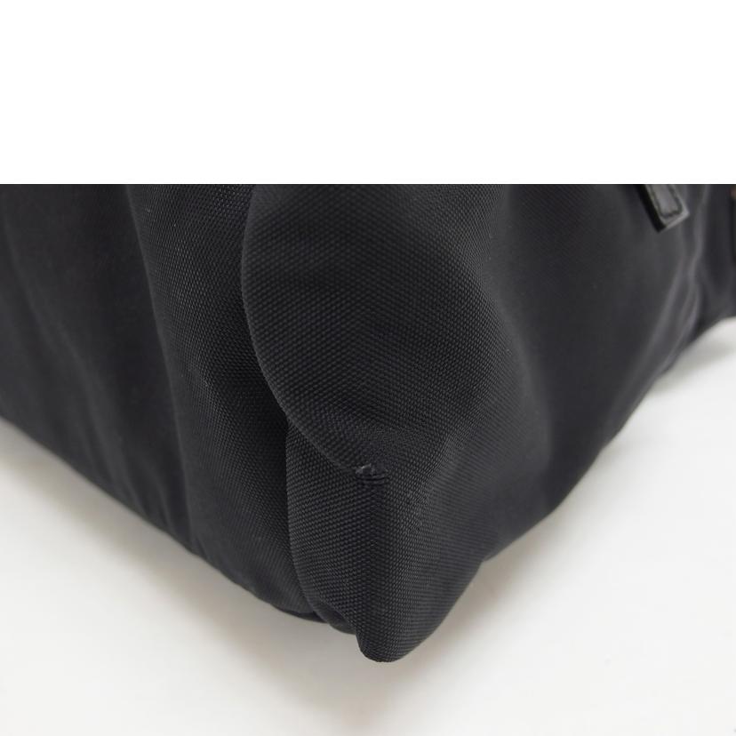 GUCCI グッチ ショルダーバッグ/ナイロン/メッセンジャーバッグ/ブラック/019・0323//002***/Bランク/04