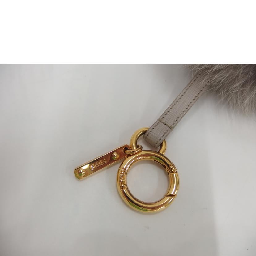 FENDI フェンディー/ポンポンチャーム グレー//Aランク/82
