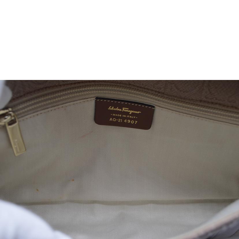 Ferragamo /ガンチーニクラッチレザーワンショルダー/AQ-21_ 4907//ABランク/89