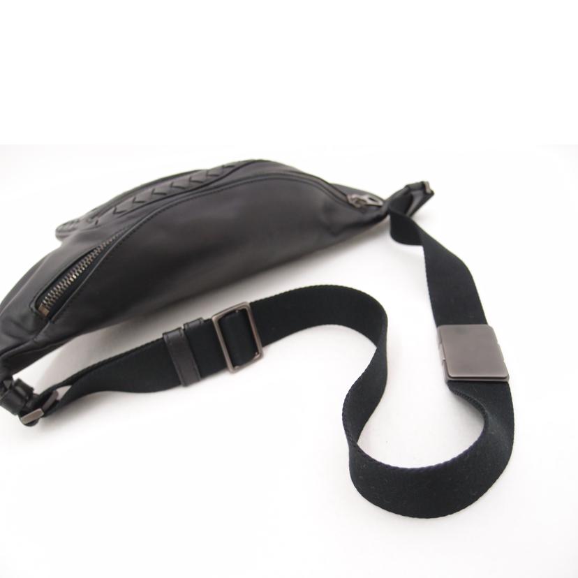 BOTTEGA VENETA ボッテガ・ヴェネタ ボディバッグ 黒 メンズ/イントレチャート ウエストバック/ブラック/222310V4644//200*****/Aランク/69