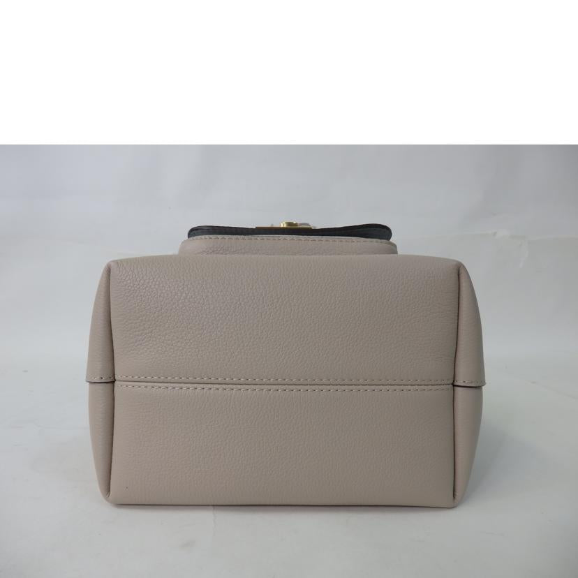 LV ルイ・ヴィトン/ロックミー・バケットNV/グレインカーフ/グレージュ/M57688//RFI****/SAランク/84