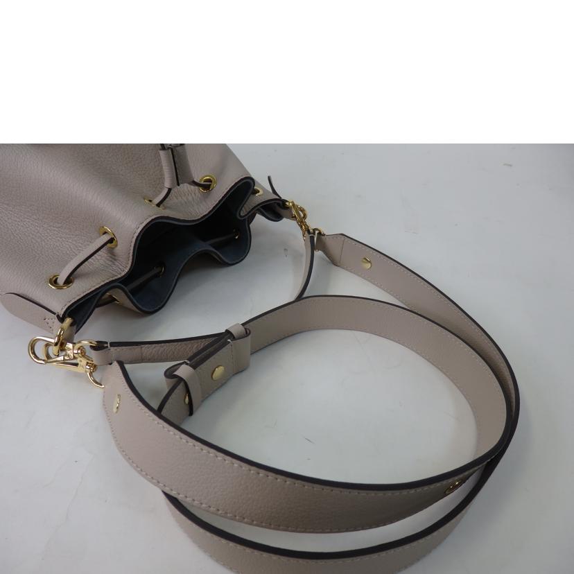 LV ルイ・ヴィトン/ロックミー・バケットNV/グレインカーフ/グレージュ/M57688//RFI****/SAランク/84