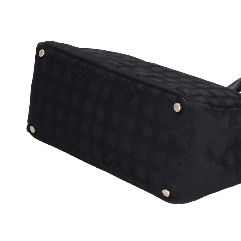 CHANEL シャネル CHANEL ニュートラベルライン トートMM 黒 トートバッグ ショルダーバッグ ナイロンジャガード レザー肩掛け ブラック/CHANELニュートラベルライントートMM/黒/A15591//127*****/SAランク/37