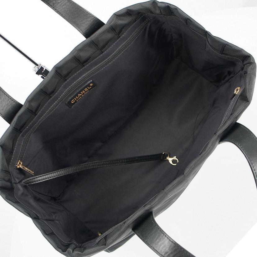 CHANEL シャネル CHANEL ニュートラベルライン トートMM 黒 トートバッグ ショルダーバッグ ナイロンジャガード レザー肩掛け ブラック/CHANELニュートラベルライントートMM/黒/A15591//127*****/SAランク/37