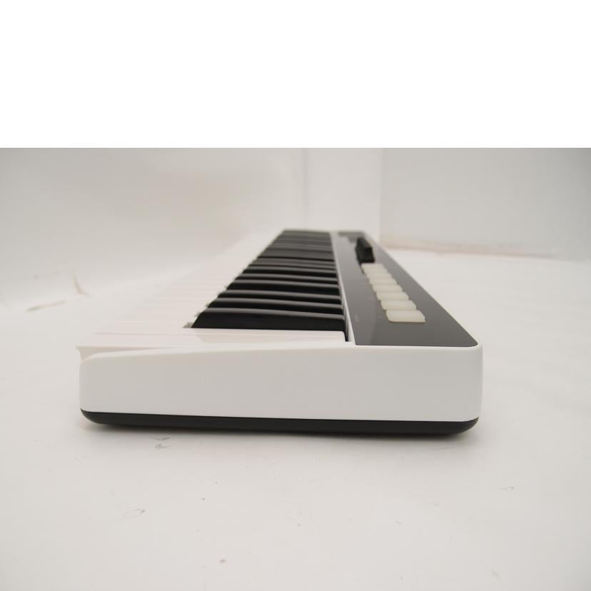 IK MULTIMEDIA アイケーマルチメディア/MIDIキーボード/iRig Keys I/O 49//008210010104910/Aランク/69