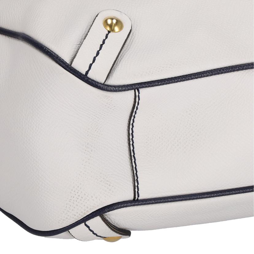 Ferragamo フェラガモ Ferragamo ガンチーニトート ホワイト カーフレザー レディース /ガンチーニトート/ホワイト/21-7306 //Bランク/37