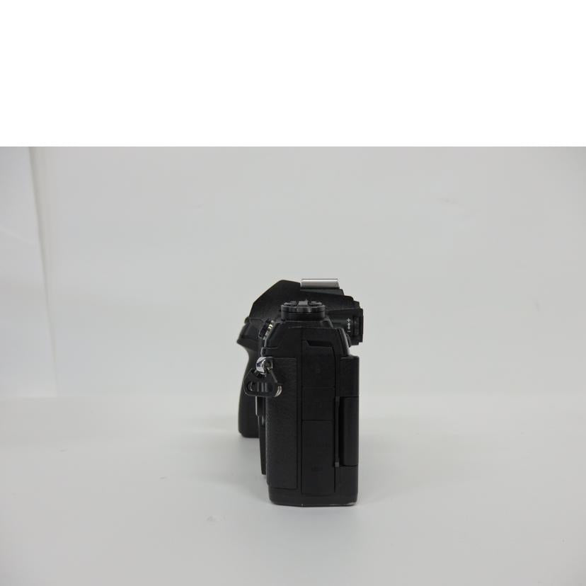 OLYMPUS オリンパス/ミラーレス一眼/E-M1 MarkIIIレンズキット/OM-D E-M1 MarkIIIレンズキット//BJDA20816/Cランク/67