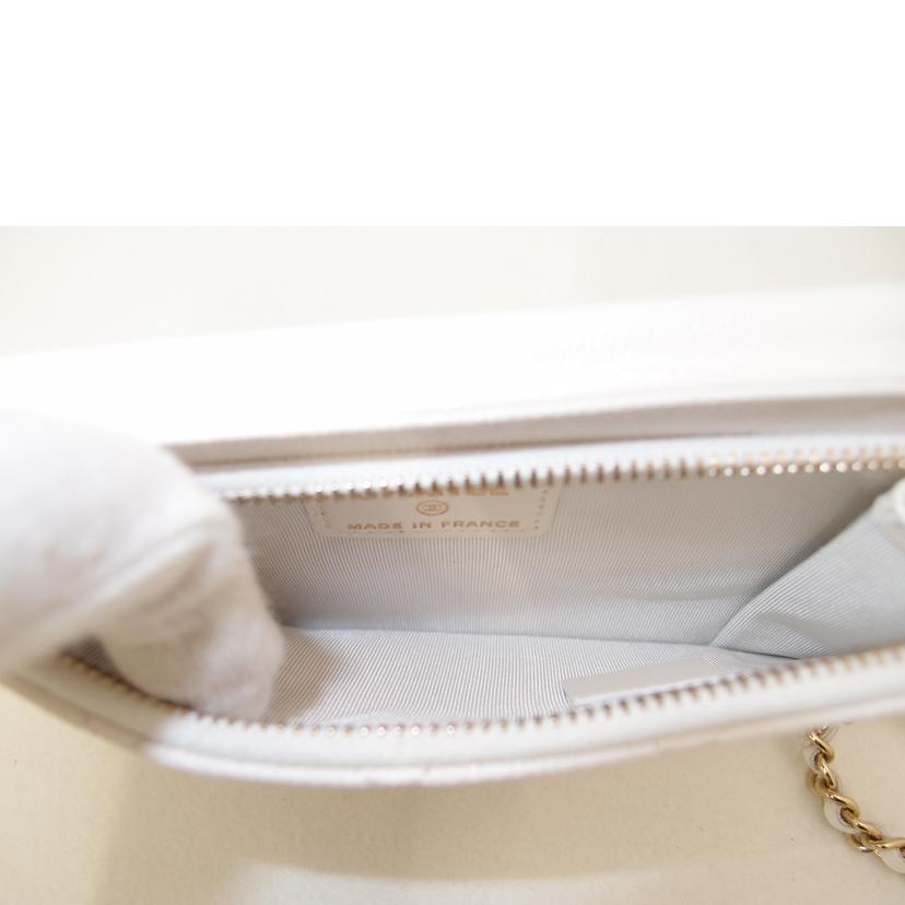 CHANEL シャネル スマホケース フォンケース カードケース 白 レディース ゴールド金具 未使用品 プレゼント/マトラッセスマホチェーンショルダー/キャビアスキン/ホワイト/AP0990//315*****/Sランク/69