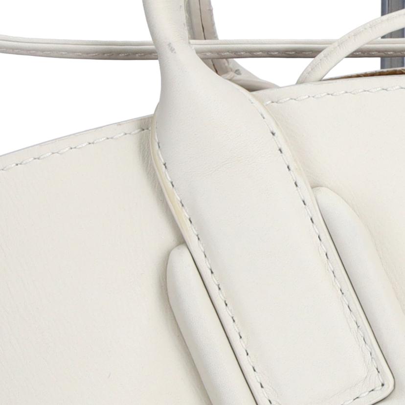 BOTTEGA VENETA ボッテガヴェネタ/スモールバスケットトート/フレンチカーフ/ホワイト/592133//RFI*/Bランク/75