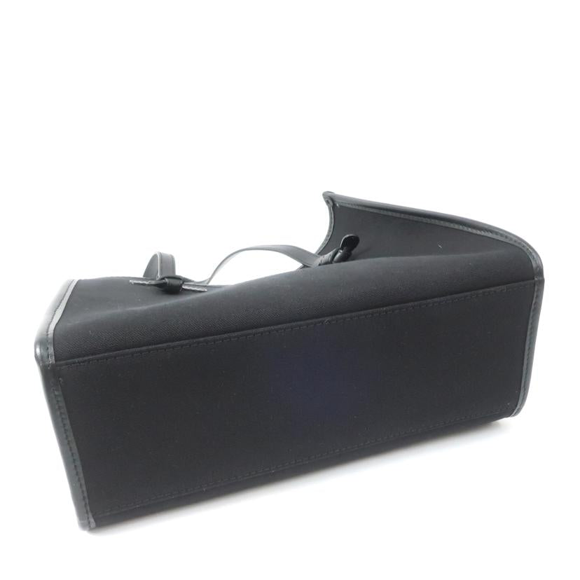 GIANNI　CHIARINI ジャンニキアリーニ/トートバッグ　ポーチ付き　ブラック×ライトベージュ//Aランク/65