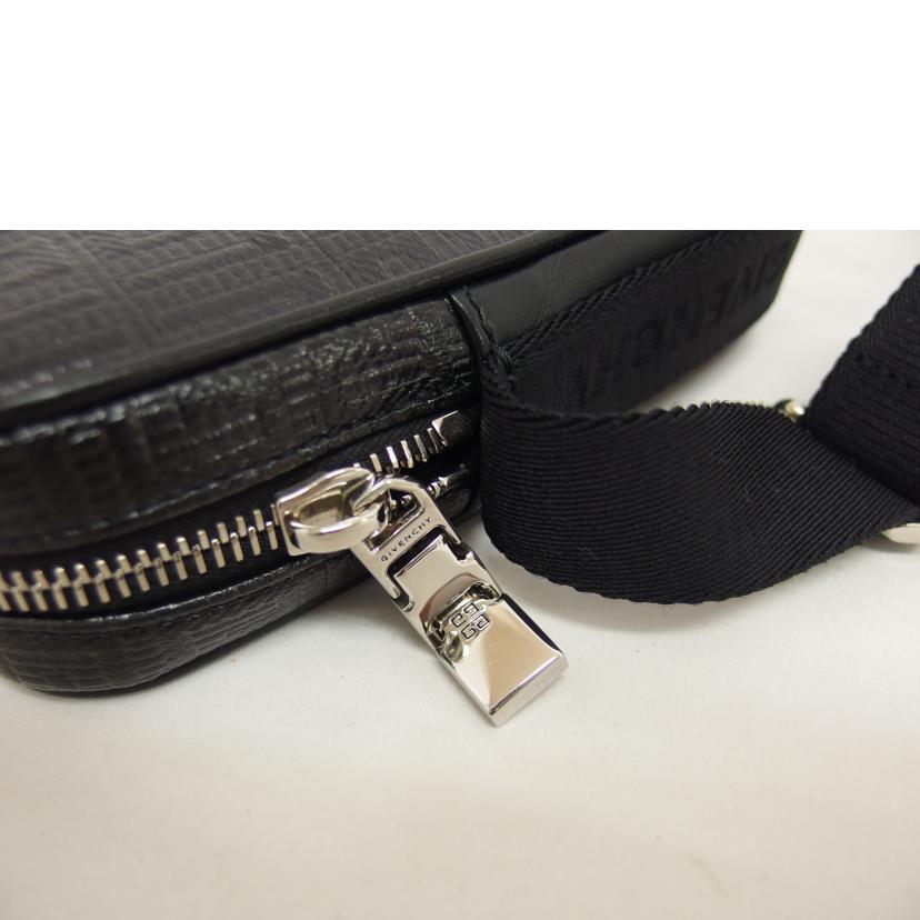 極美品✨ Givenchy ジバンシー ワンショルダー アクセサリーポーチ 極美品✨ Givenchy ジバンシー ワンショルダー アクセサリーポーチ