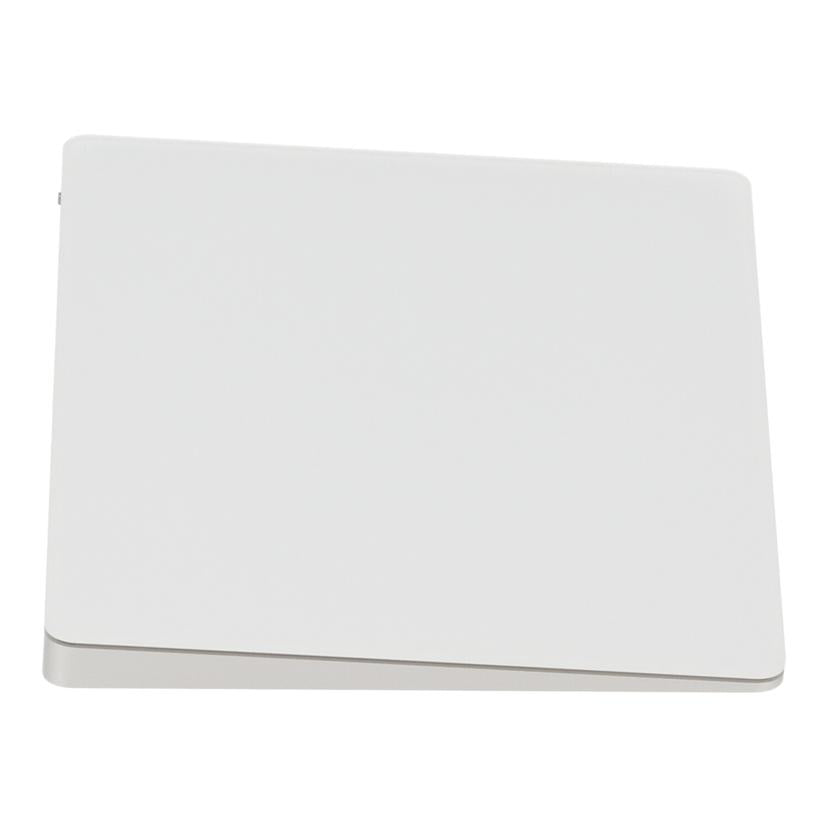 Apple　 アップル　/Magic　Trackpad　2/MJ2R2J/A//CC2022301XQJ2Y1AC/Bランク/82