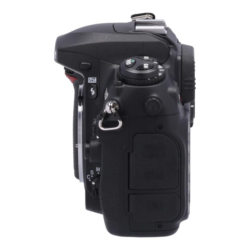 Nikon ニコン　/デジタル一眼　ボディ/D200 ﾎﾞﾃﾞｨ//2043061/Bランク/05