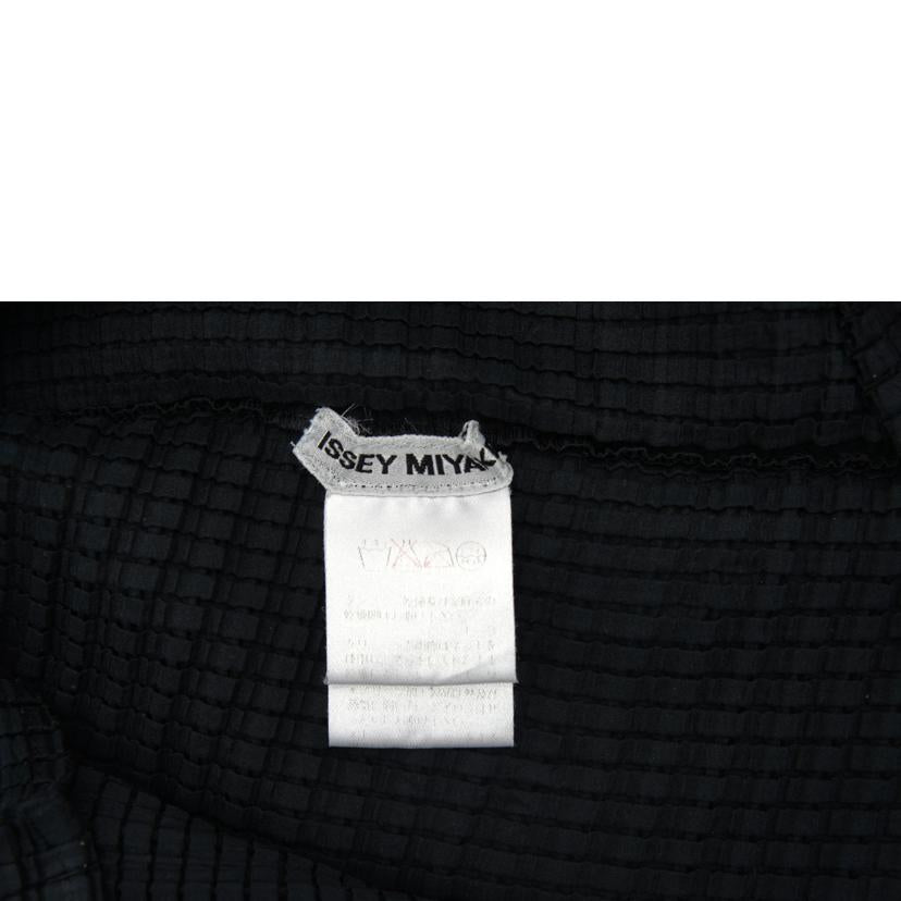 ISSEY　MIYAKE イッセイミヤケ/イッセイミヤケ／プリーツカットソー／黒//Bランク/06
