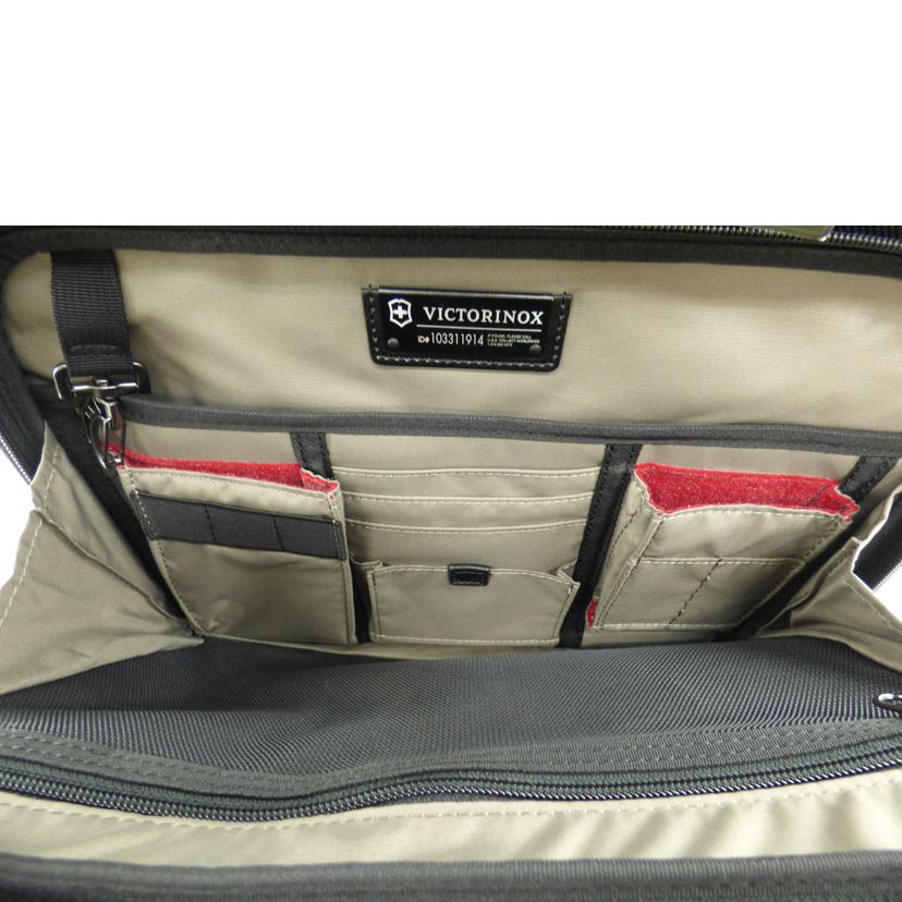 VICTORINOX ﾋﾞｸﾄﾘﾉｯｸｽ/ビジネスバッグ/WAINWRIGHT 13//31 3215 01/Aランク/64