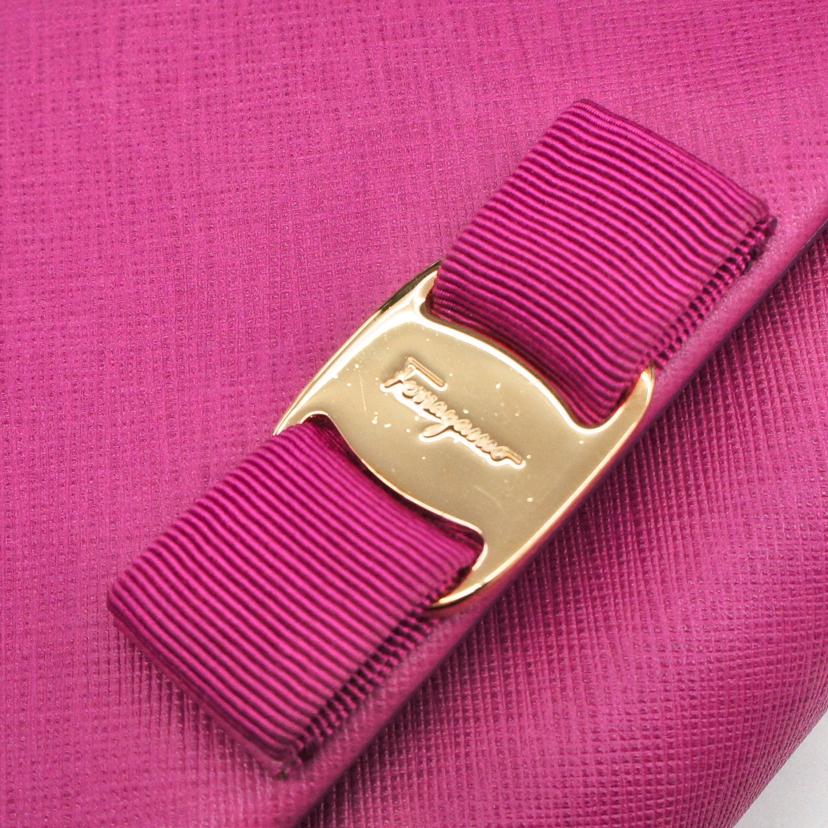 Ferragamo/Ferragamo　ヴァラリボンチェーンショルダー　/AU-22/B558//SAランク/78