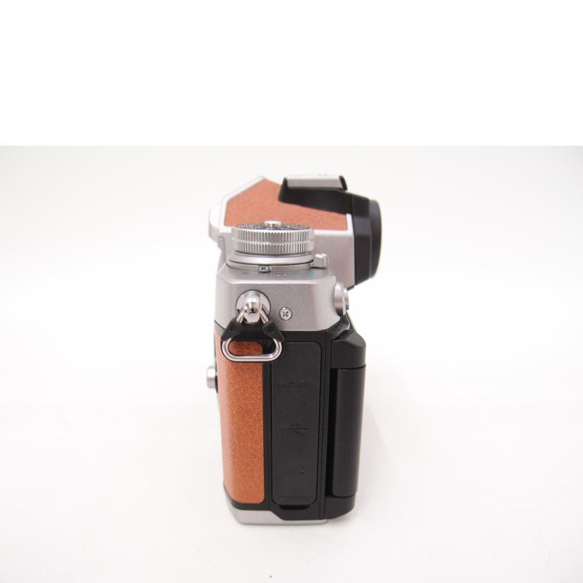 Nikon ニコン/プレミアムエクステリア　ウォルナットブラウン／ミラーレス一眼/Zfcﾎﾞﾃﾞｨ//2002352/Aランク/69