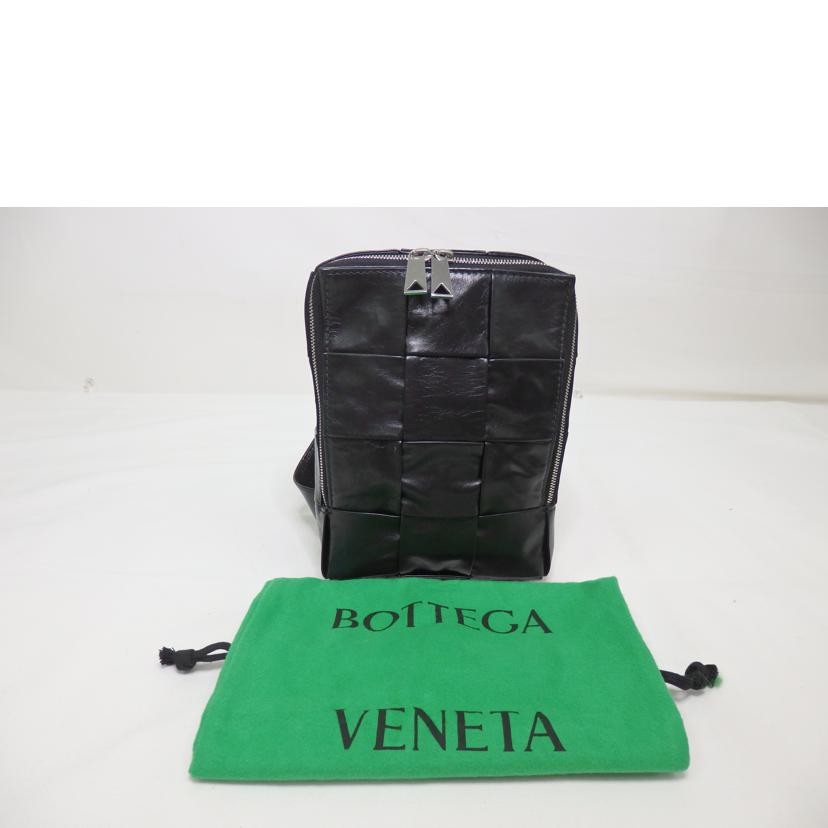 BOTTEGA　VENETA ボッテガヴェネタ/カセット／スリングバッグ／マキシイントレチャート/ //P02*******/SAランク/84