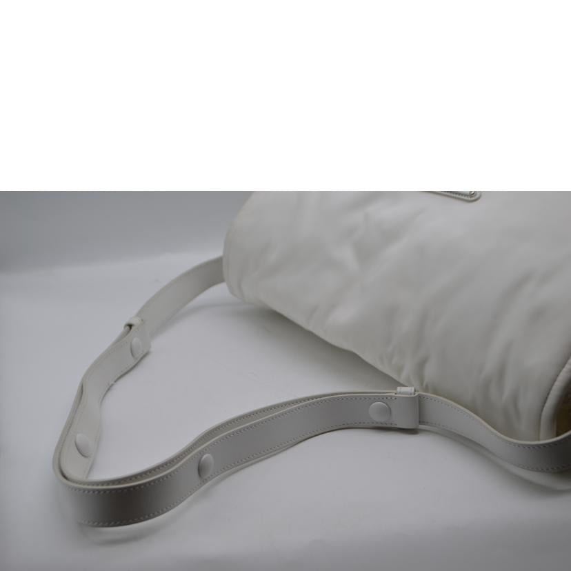 PRADA プラダ/Re－Nylonラージパデッドショルダー／ホワイト/1BD256//255******/ABランク/89
