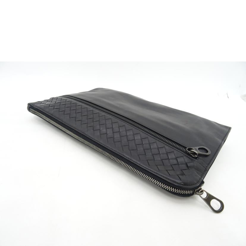 BOTTEGA　VENETA ボッテガヴェネタ/イントレチャートクラッチバッグ／ブラック//Bランク/69