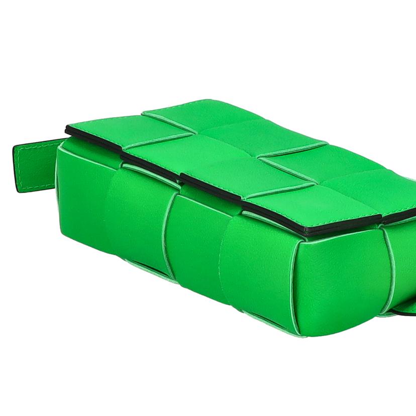 BOTTEGA　VENETA ボッテガヴェネタ/イントレッチオカセットクロスボディ/710141//RFI*/SAランク/24