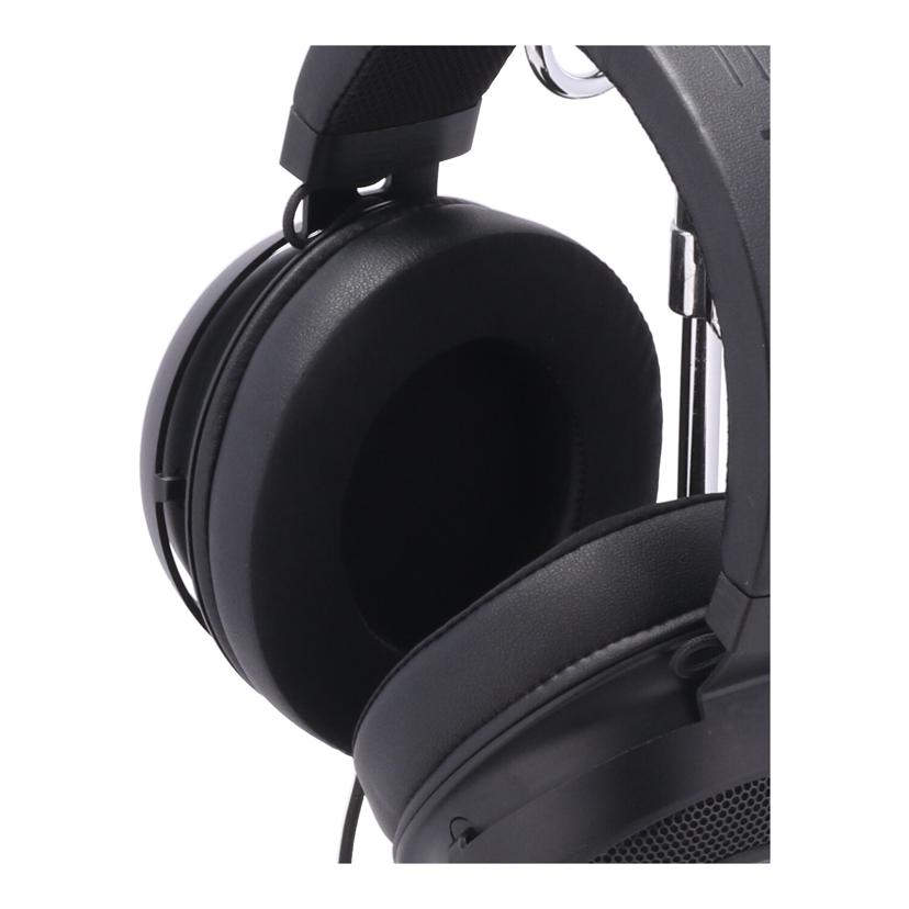 Razer レイザー　/ゲーミングヘッドセット／KRAKEN/RZ04-02830100-R3M1 //JAN4589967501035/Bランク/77