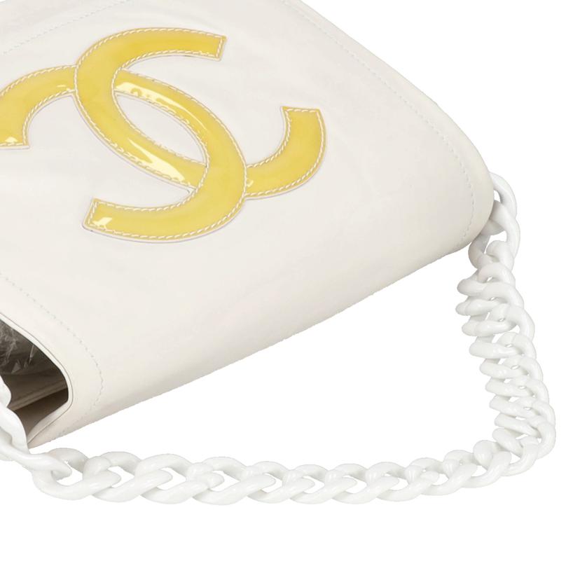 CHANEL シャネル/エナメルココマークレザーメッセンジャー／ホワイト//117*****/ABランク/75