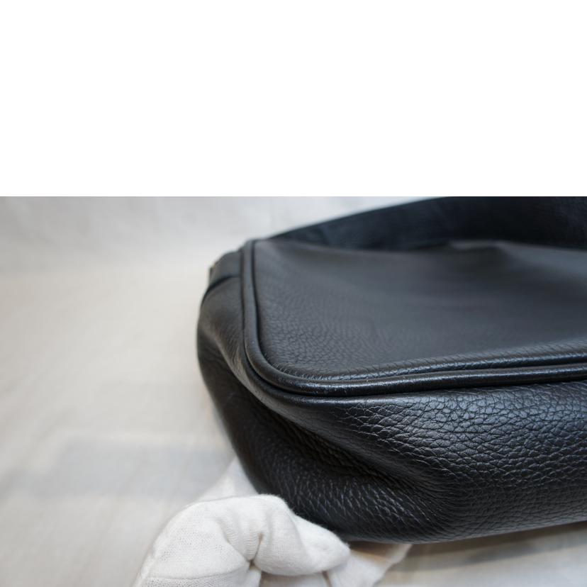 GUCCI グッチ/レザーロゴプリントメッセンジャーバッグ/523589//213***/Aランク/92