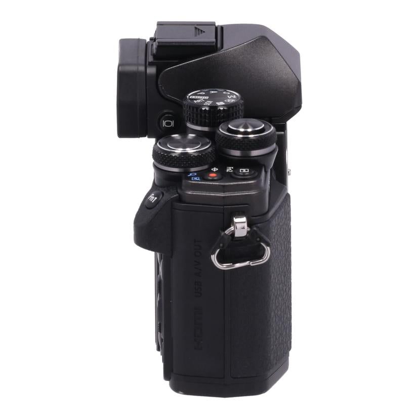 OLYMPUS オリンパス　/ミラーレス一眼　ダブルズームキット／OM－D　/E-M10 MarkII  EZ ﾀﾞﾌﾞﾙｽﾞｰﾑｷｯﾄ//BHLA96018/Bランク/05