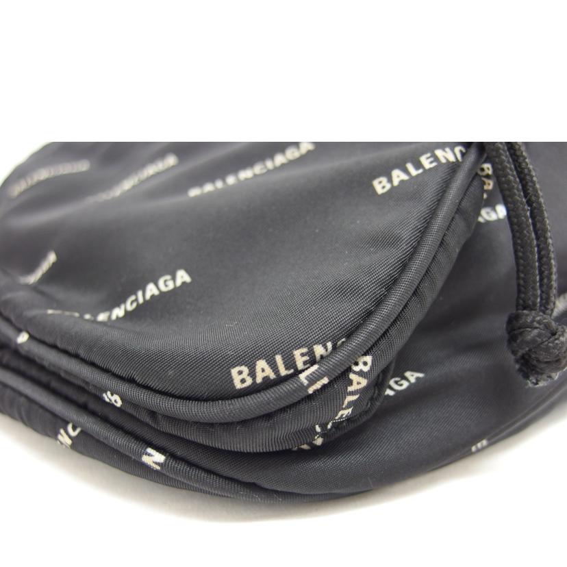 BALENCIAGA バレンシアガ/ボディバッグ／総柄／ブラック/482389 1060 X//527***/Bランク/04