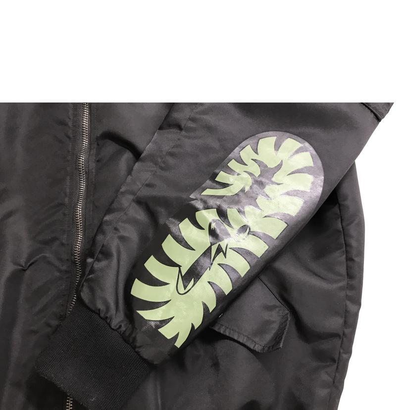 ABATHINGAPE×UNDEFEATED ｱﾍﾞｲｼﾝｸﾞｴｲﾌﾟ×ｱﾝﾃﾞｨﾌｨｰﾃｯﾄﾞ/MA－1　WOODLAND　CAMO　SHARK//Bランク/51