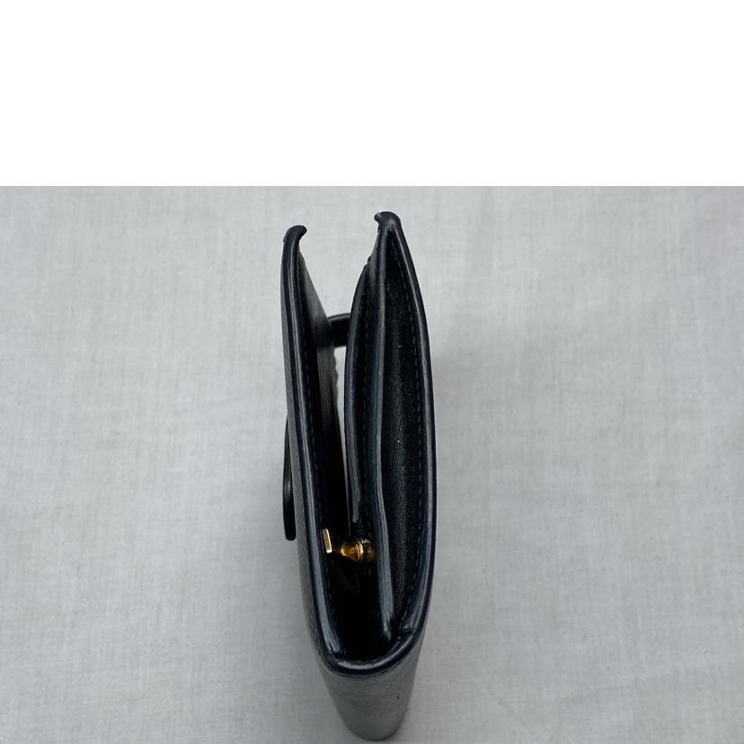 CELINE/ミディアムストラップウォレット/10B643//Bランク/52