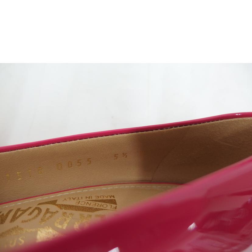 FERRAGAMO フェラガモ/FERRAGAMO　ヴァラリボン　エナメルパンプス／PK//ABランク/82