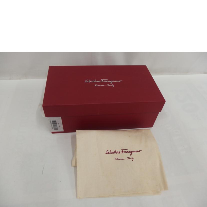FERRAGAMO フェラガモ/FERRAGAMO　ヴァラリボン　エナメルパンプス／PK//ABランク/82
