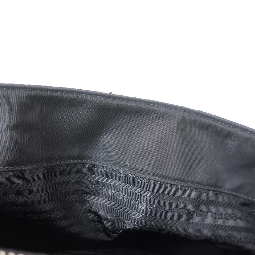 PRADA プラダ/ナイロン　キルティングチェーンショルダーバッグ　ブラック//ABランク/65