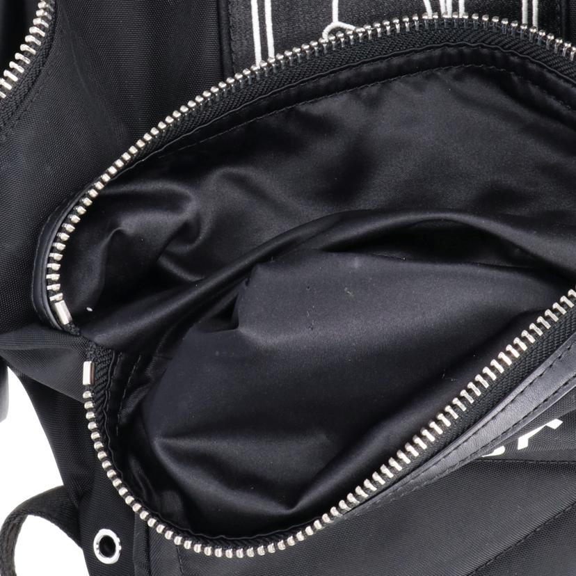 MARC　JACOBS マークジェイコブス/ナイロンバックパック／ブラック/M0015412001//ABランク/18
