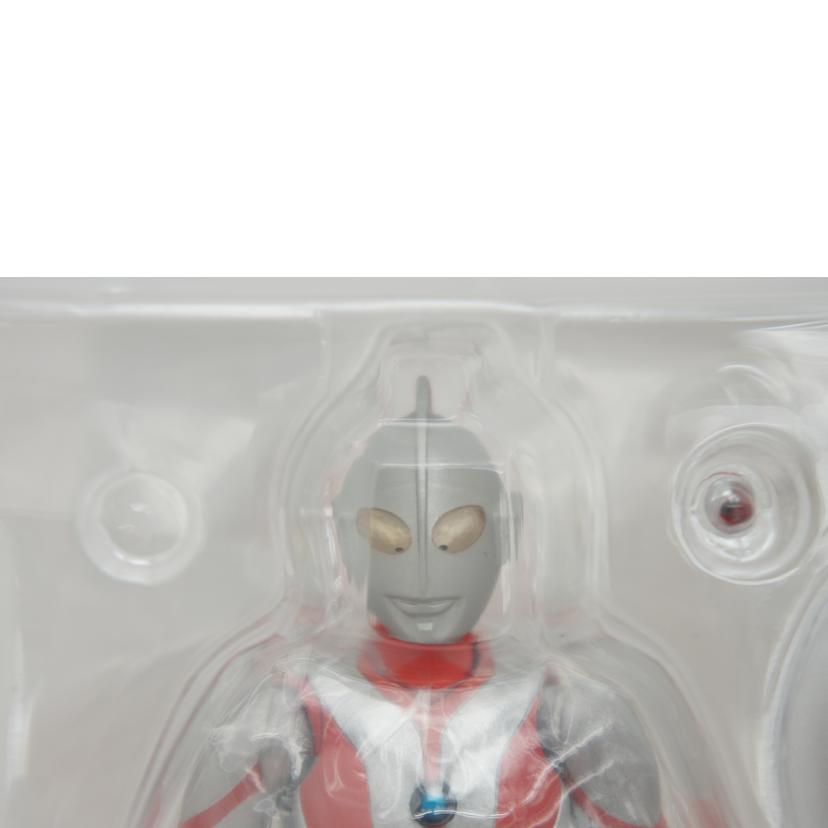 BANDAI バンダイ/S．H．Figuarts　ウルトラマン　50th　Anniversary　Edition//Aランク/19