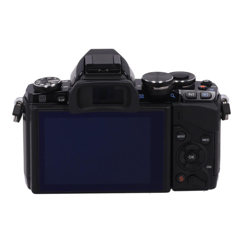OLYMPUS オリンパス　/ミラーレス一眼　ダブルズームキット/E-M10 EZﾀﾞﾌﾞﾙｽﾞｰﾑｷｯﾄ//V5NF08913/Bランク/82