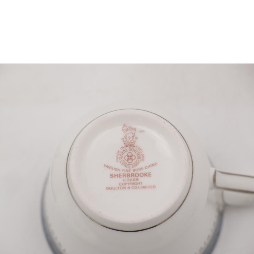 ROYAL　DOULTON ロイヤルドルトン/ティーカップ＆ソーサーセット～シャーブルック～//Aランク/69
