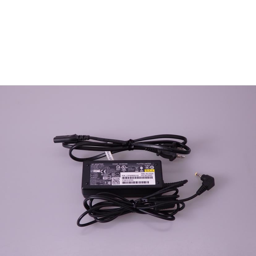 FUJITSU　 富士通 /Win10ノートPC／LIFEBOOK　AH53/FMVA53A3W//R7301206/Bランク/76